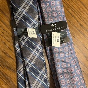 NWT Two Pronto Uomo Ties
